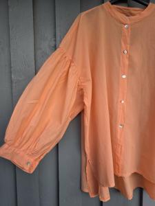 Skjorta med ballongärm, Aprikos Lotta - Soulful Fashion