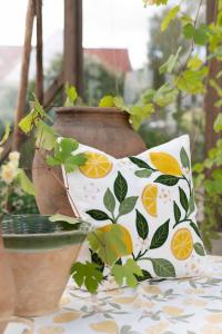 Kuddfodral Broderat, Citron 45x45 cm