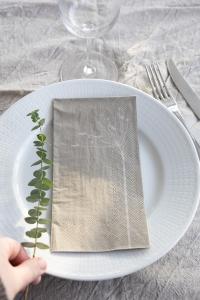 Greige servett kvist - Storefactory