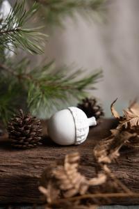 Ekollon i keramik, Askeby, 6 x 4 cm - Storefactory