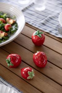 Jordgubbe, Stor liggande dekoration, 8x6 cm - Storefactory