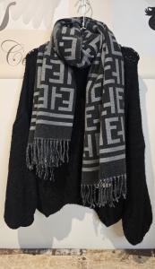 Halsduk med fransar, Grafiskt mönster, Svart / Grå, Seline - Soulful Fashion