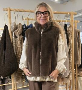 Väst i fejkpäls, Coffee, Tanja - Soulful Fashion