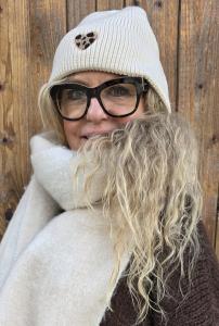 Mössa med leohjärta, Creme Amore - Soulful Fashion