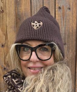 Mössa med leohjärta, Brun Amore - Soulful Fashion