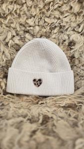 Mössa med leohjärta, Creme Amore - Soulful Fashion