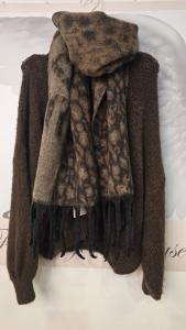 Halsduk med fransar, Svart / Brun, Love Leo - Soulful Fashion