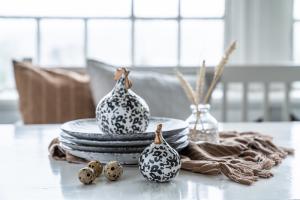 Höna Savanna keramik H 9cm - Nääsgränsgården    LEV MARS