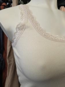 Linne, Ribbat med spets, Beige Amanda - Caramelle Fashion / Chica London
