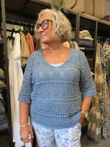 Topp Virkad, Jeansblå Mona - Caramelle Fashion