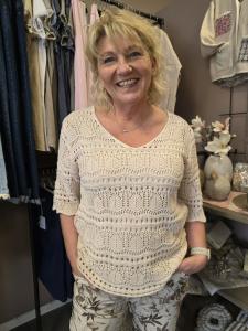 Virkad topp, Beige Mona - Caramelle Fashion