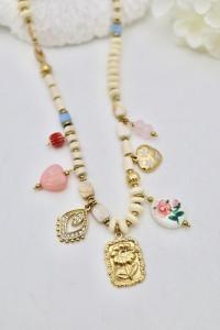 Halsband med berlocker i "guld" och rosa, Laura - Reunion