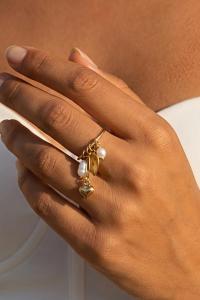 Ring med små berlocker, Mimiko - Reunion     BERÄKNAD LEV: MARS