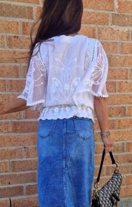 Topp med spets och brodyr, Fjärilsärm Vit, Grace - Love Forever