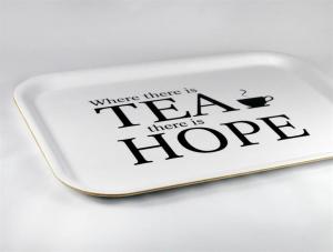 Bricka: Where there is tea... - Mellow Design (rektangulär, vit med svart text)