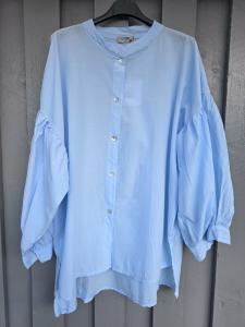 Skjorta med ballongärm, Himmelsblå Lotta - Soulful Fashion