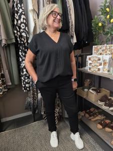 Topp med kort ärm, Svart Helena - Caramelle Fashion