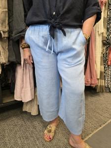 Linnebyxa Culotte Ljusblå, Vivi - Mix by Heart     BERÄKNAD LEV: MAJ