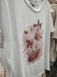 T-shirt Inze, Fjärilar Rosa - Soulful Fashion     BERÄKNAD LEV: FEB