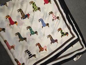 Scarf Tax, Svart kant - Soulful Fashion