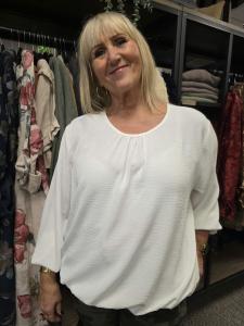 Blus / Topp med rund hals och lång ärm, Creme Claudia - Caramelle Fashion