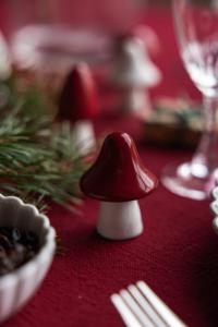 Svamp Bosten, Vit / Röd (6 cm) - Storefactory