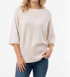 Stickad Tröja / Ponchotröja med 3/4 ärm, Creme Julia - Caramelle Fashion     BERÄKNAD LEV: SEP/OKT