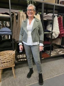 Kavaj i "mocka", Khaki Sylvia (Kort) - Caramelle Fashion