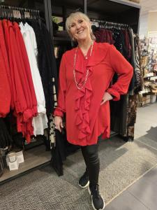 Klänning / Långskjorta med volang, Röd Louise - Caramelle Fashion