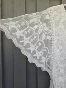 Topp i spets, Offwhite Fjäril Nala - Caramelle Fashion