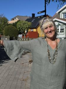 Linneklänning med volang på ärmen, Army Alivia - Mix by Heart