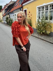 Topp med volang på ärmen, Rost, Adina - Gemini