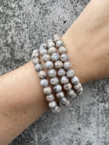 Armband med stenpärlor, Taupemelerade - Mix by Heart