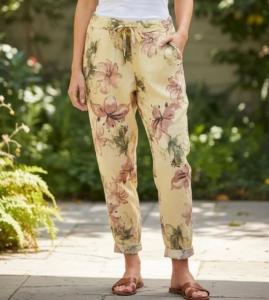 Magisk byxa, Gul blommig, Lina - Caramelle Fashion    BERÄKNAD LEV: MAJ