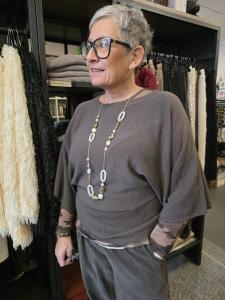 Stickad Tröja / Ponchotröja med 3/4 ärm, Brun Julia - Caramelle Fashion