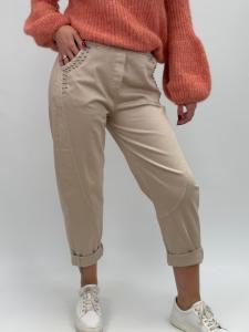 Bomullsbyxa med nitar, Beige Zelia - Gemini     BERÄKNAD LEV: JAN/FEB