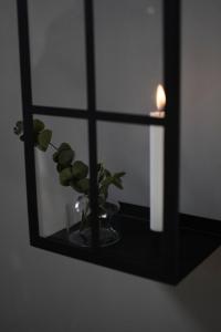 Bruket Svart väggljusstake - Storefactory