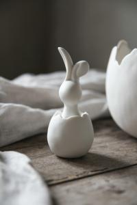 Bunny i ägg (12 cm) - Majas Cottage    KOMMER I MARS