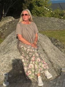 Klänning Blommig Taupe, Gia - Gemini