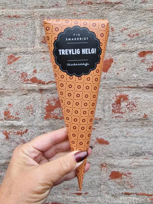 Strut "Trevlig helg", Chokladpraliner (Orange) - Finsmakeriet BÄST FÖRE 1/4 2024