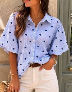 Blus med puffärm, Blå randig med hjärtan, Celina - Caramelle Fashion