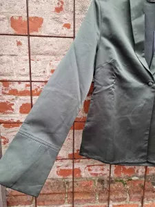 Kavaj i satin, Empire Green (Emely) - Capri Collection