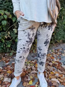 Magiskt stretchig byxa, Leo Flower Sand (Madde) - Soulful Fashion     2:A SORT.