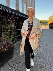 Blus, Grafiskt mönstrad Svart / Brun, Cleo - Gemini