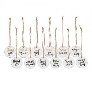 Rund tags i trä - med budskap