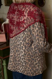 Scarves Hallonröd, Triangelformad i spets (130x45 cm) - Black Colour