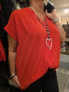 Topp V-hals, Röd Karro - Caramelle Fashion