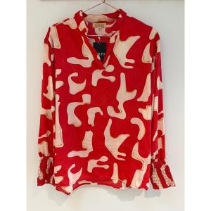 Blus, Röd med Naturvitt print, Ella - Three M