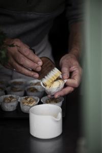 ERNST Brödpensel I Svart trä