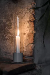 ERNST Ljusstake I Metall Med Glascylinder - Svart